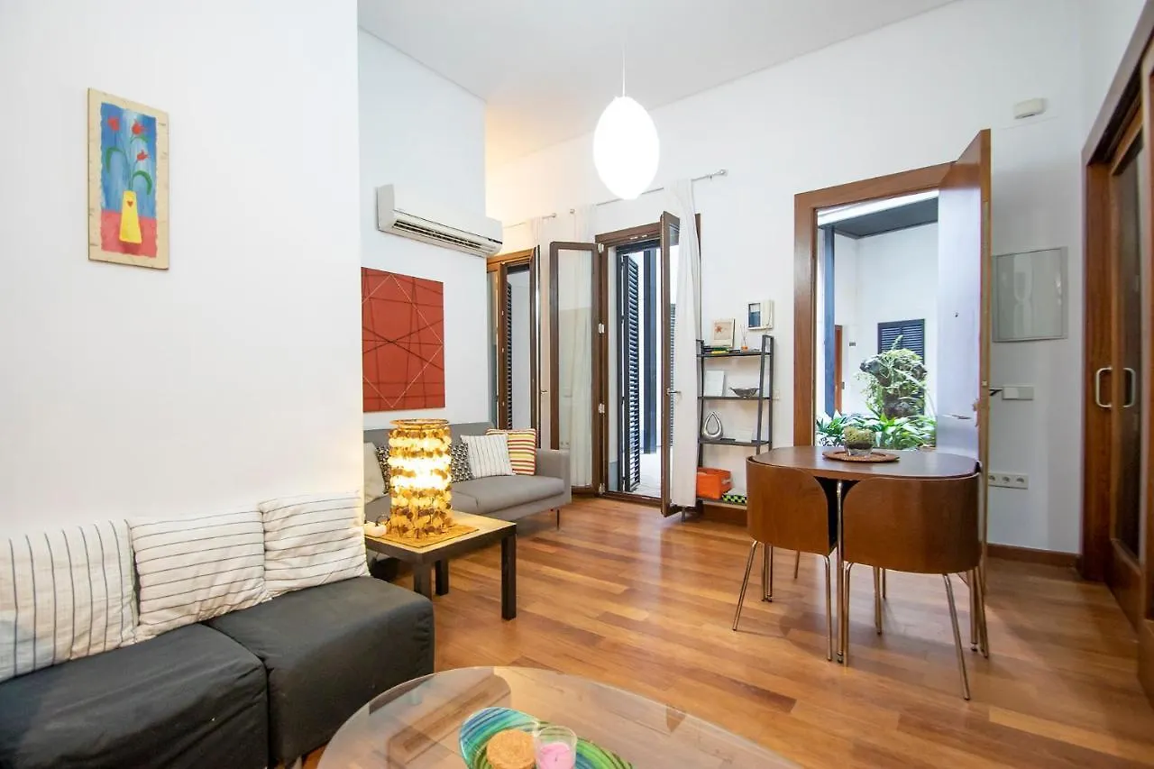 MAGNÍFICO APTO 2 dorm 2 baños en el CORAZÓN DE SEVILLA AA WIFI Apartamento