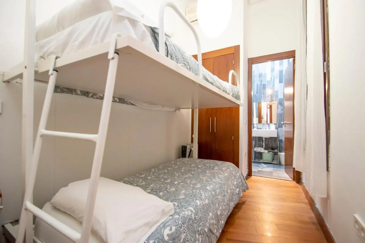 MAGNÍFICO APTO 2 dorm 2 baños en el CORAZÓN DE SEVILLA AA WIFI Apartamento