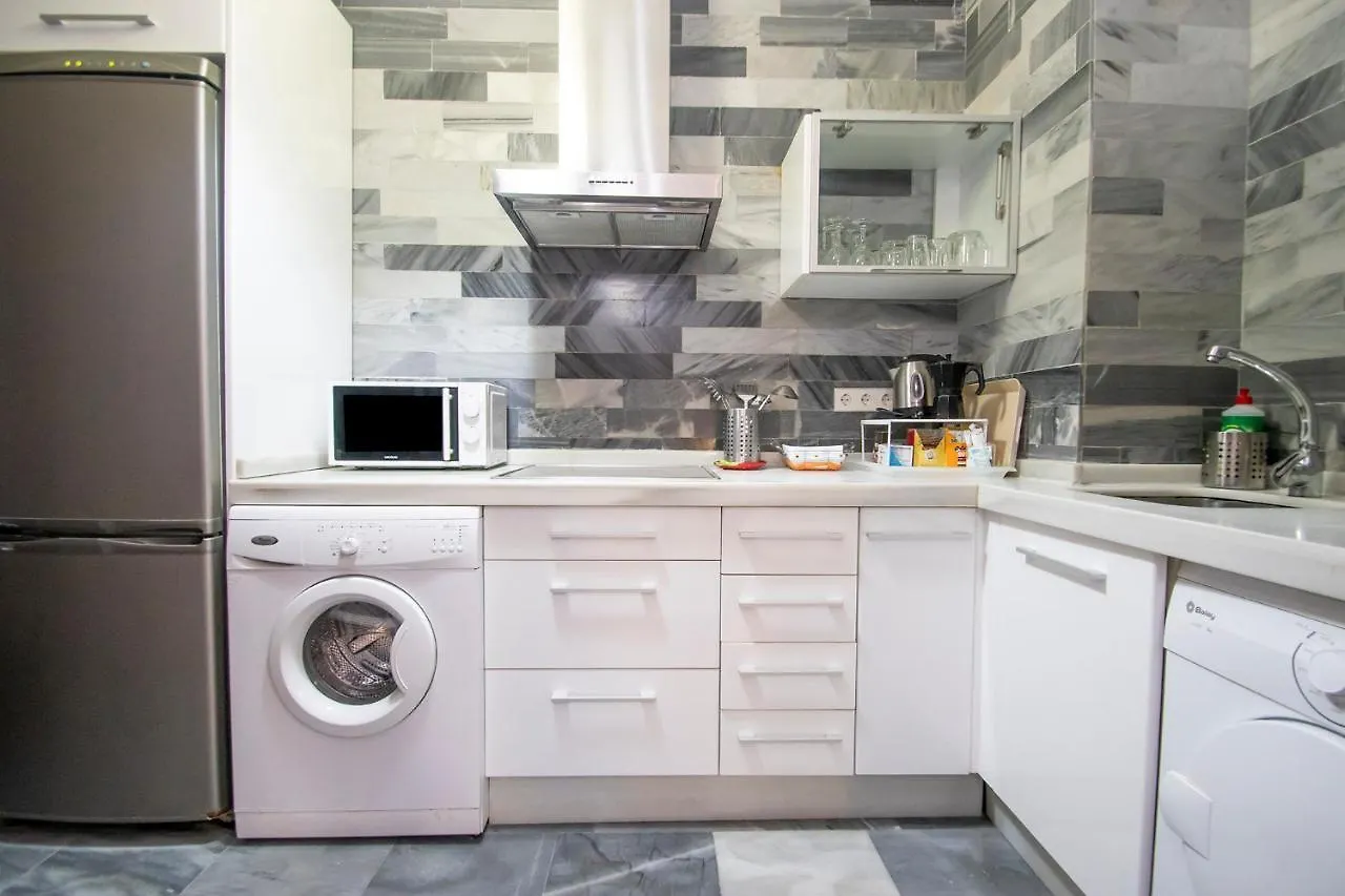 MAGNÍFICO APTO 2 dorm 2 baños en el CORAZÓN DE SEVILLA AA WIFI Apartamento