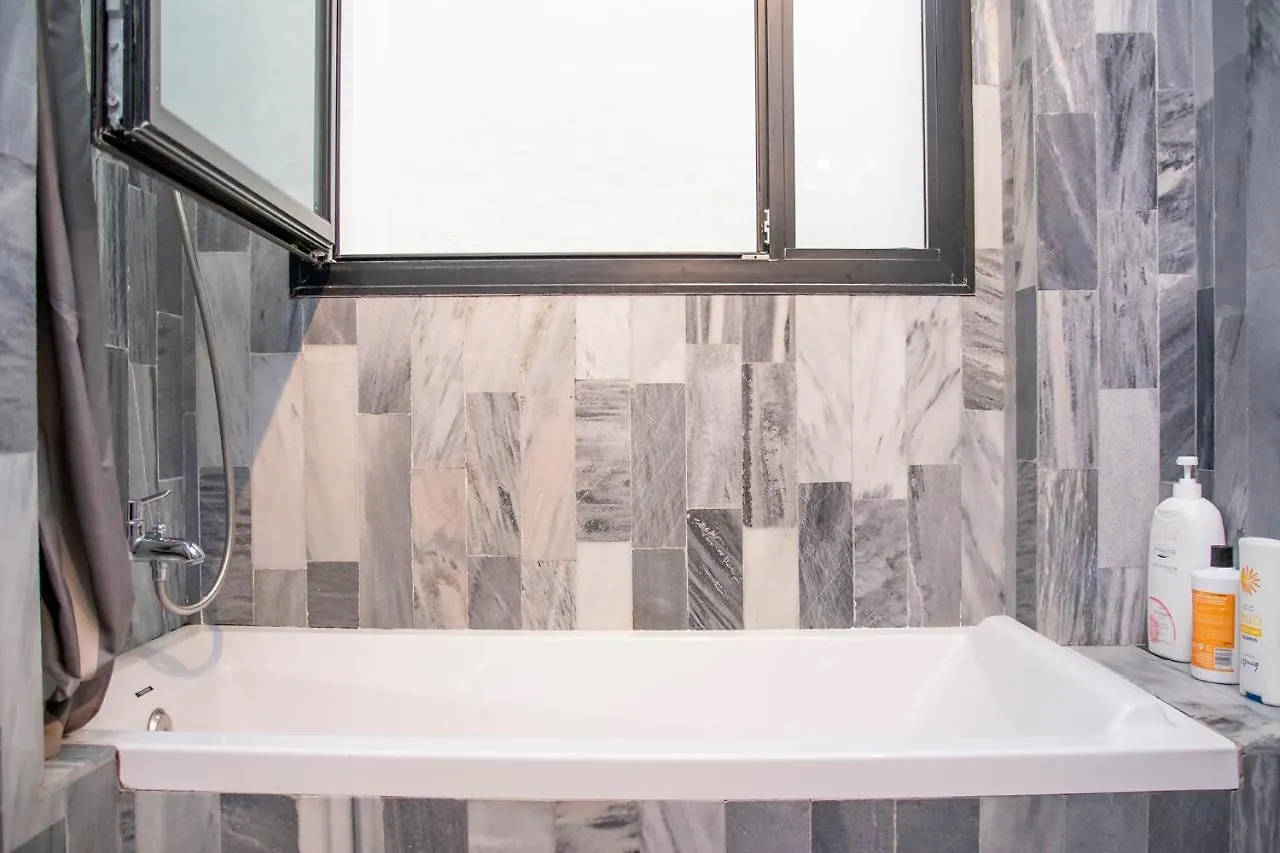 Apartamento MAGNÍFICO APTO 2 dorm 2 baños en el CORAZÓN DE SEVILLA AA WIFI